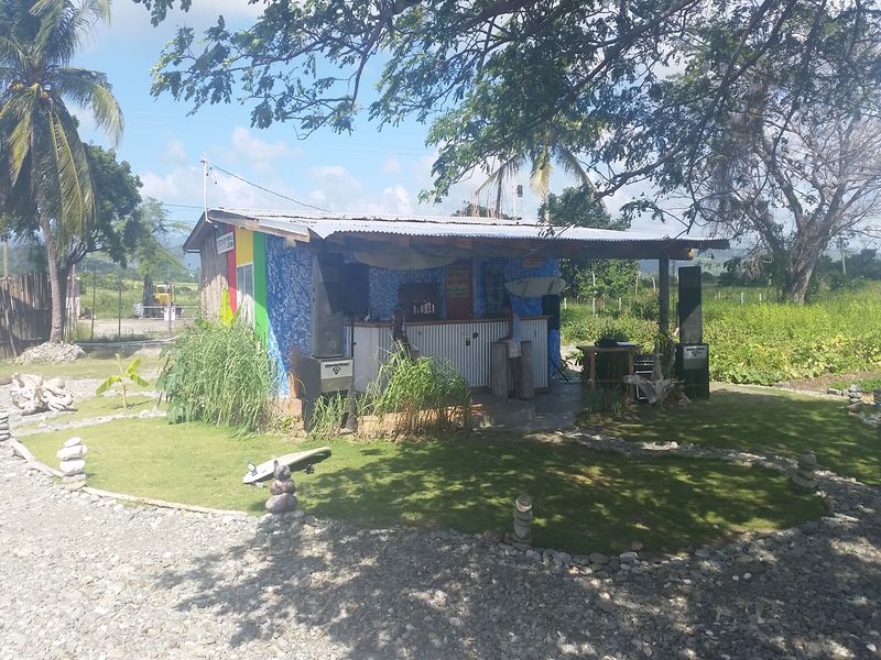 Longboarder Bar and Grill