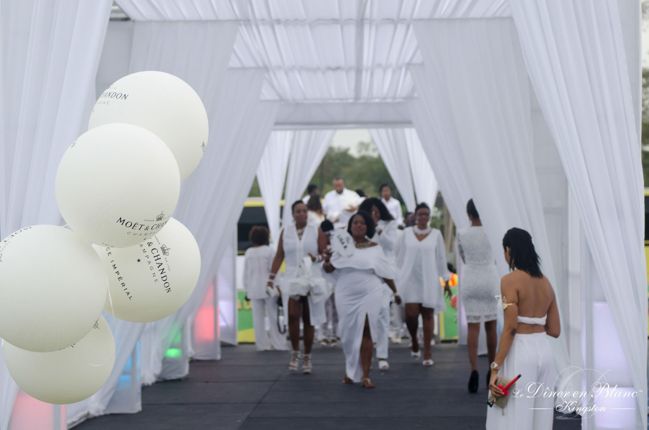 The entrance to the Diner en Blanc 2016 venue